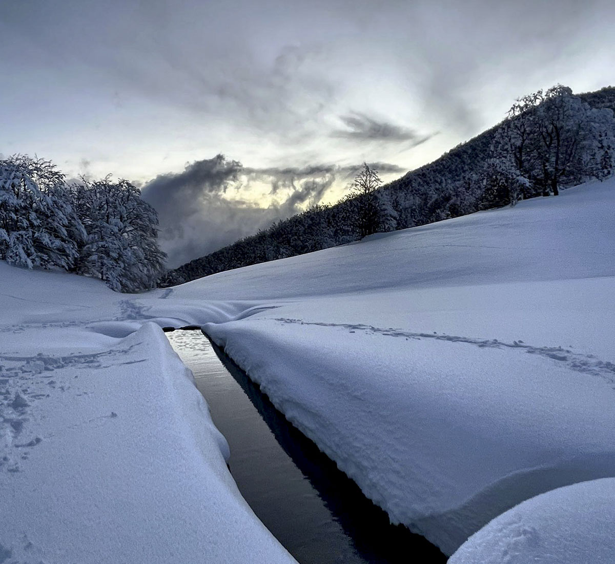 Abbeveratoio a Piano Gaudolino in ambiente innevato &copy;Antonio Di Paola