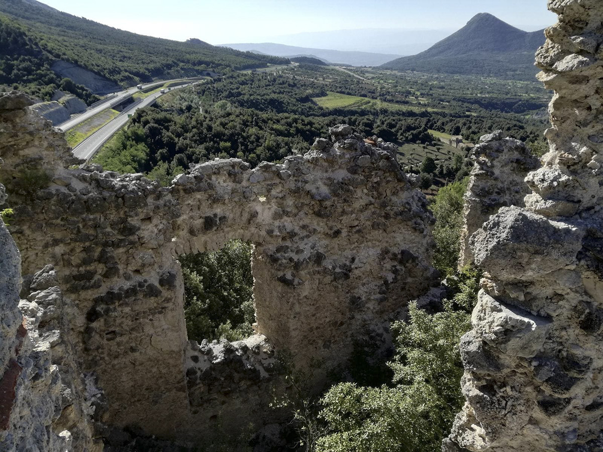 Architettura ruderi Monastero Colloreto ©Francesco Morello