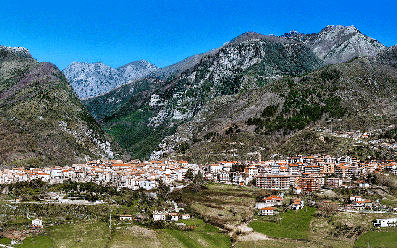 Sant'Agata d'Esaro, borgo del Parco del Pollino