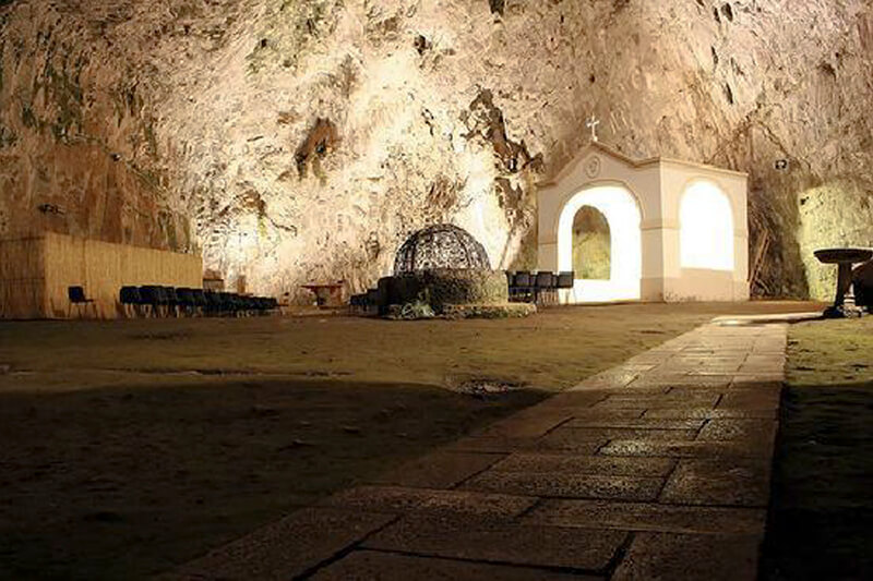 Santuario Madonna della Grotta, Praia a Mare